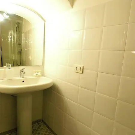 Chiostro * Βερνάτσα